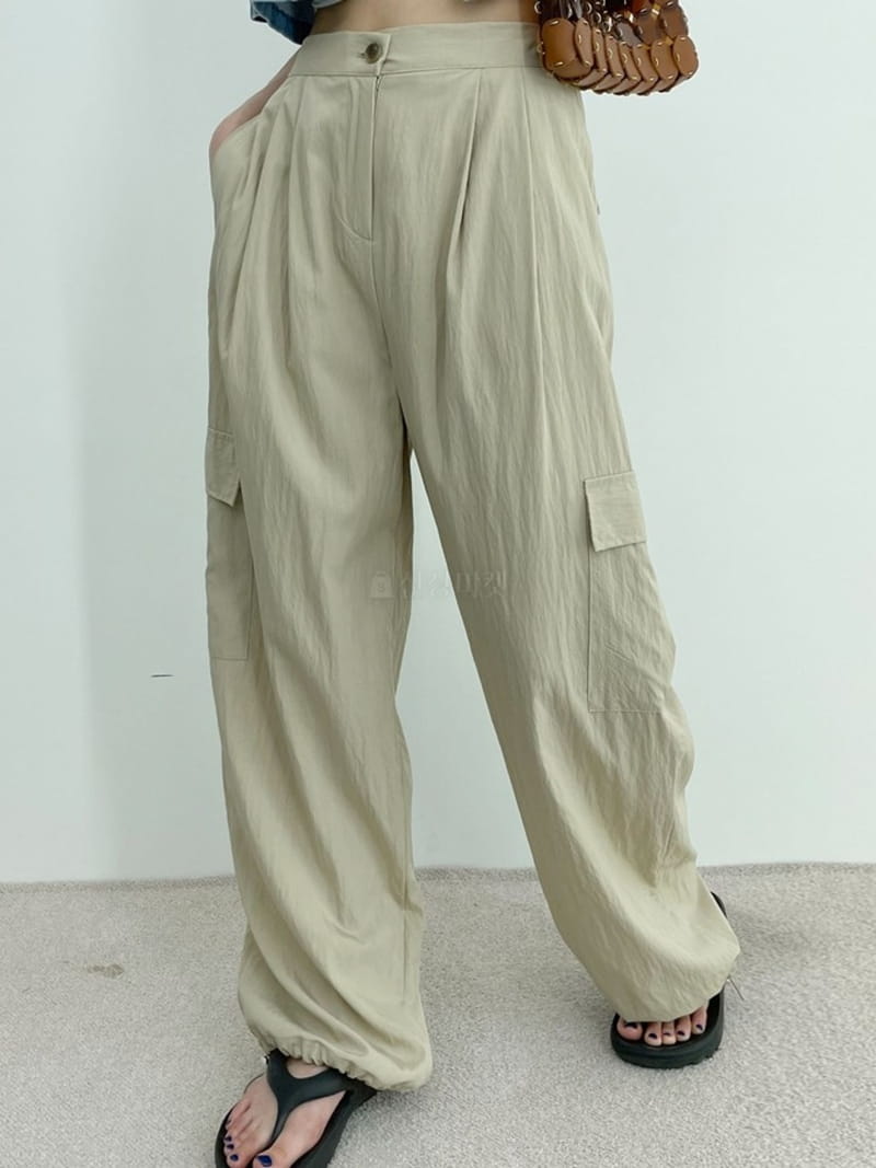 D2 - Korean Women Fashion - #pursuepretty - Glem Cargo Pants - 8