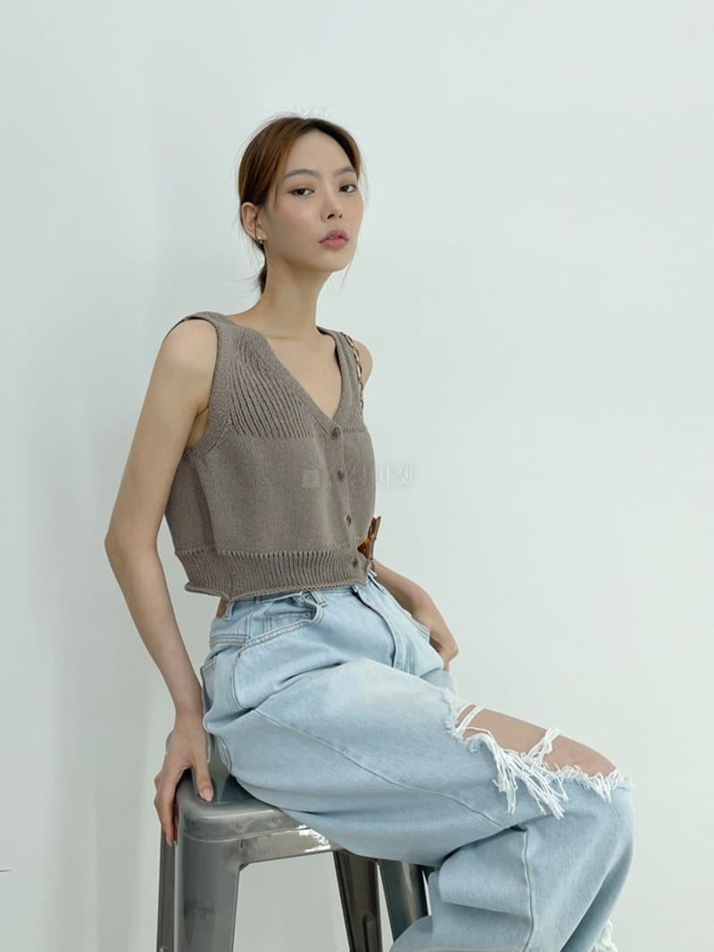 D2 - Korean Women Fashion - #womensfashion - Diff V Vest