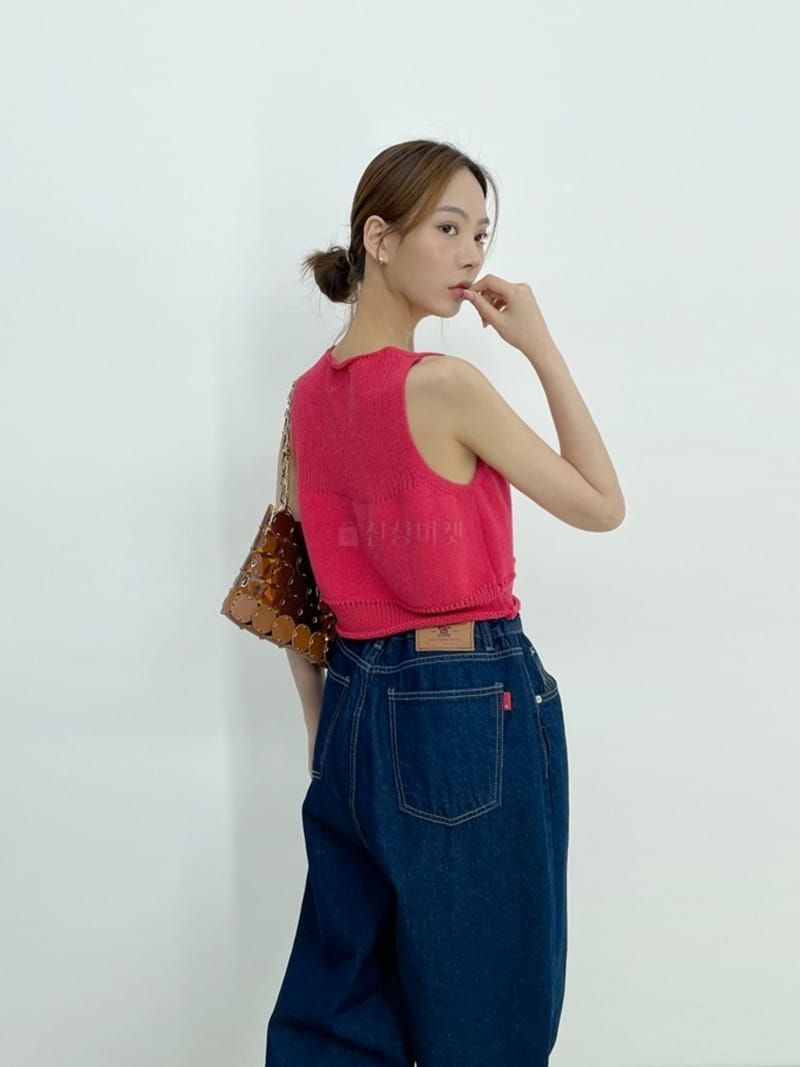 D2 - Korean Women Fashion - #womensfashion - Diff V Vest - 7