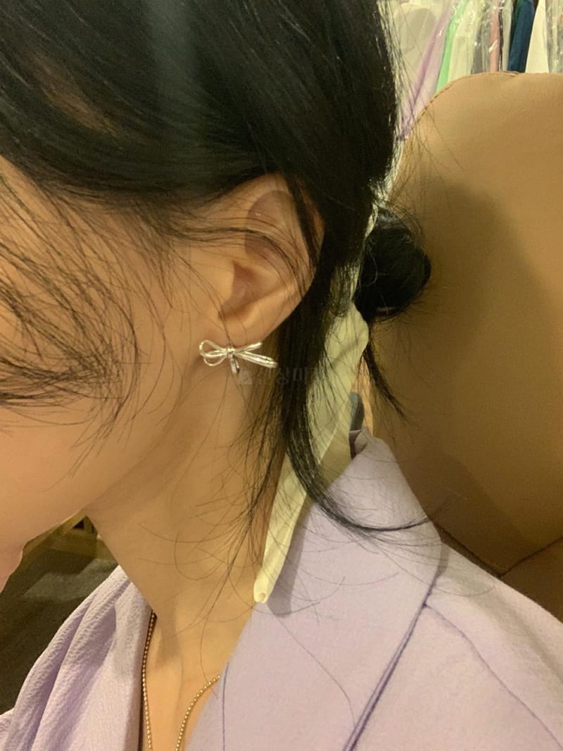 Giggle - Korean Women Fashion - #thatsdarling - Butterfly Ribbon Earring