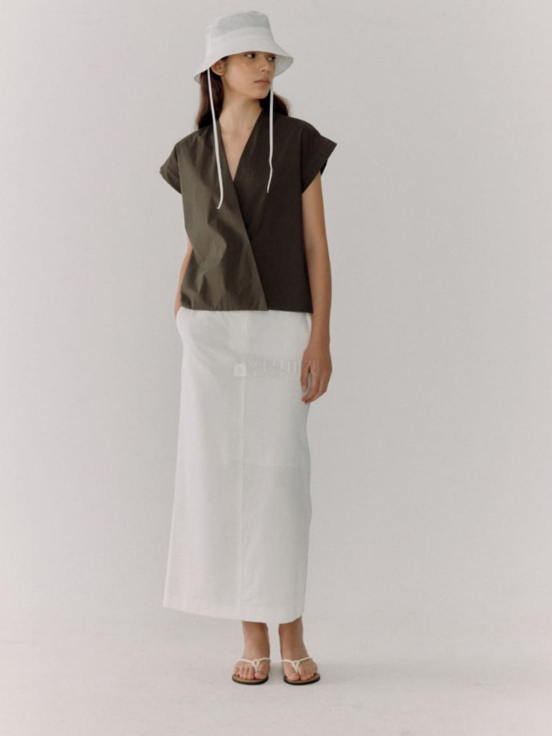 Hautte - Korean Women Fashion - #vintagekidsstyle - Wrap Sleeveless Blouse - 3