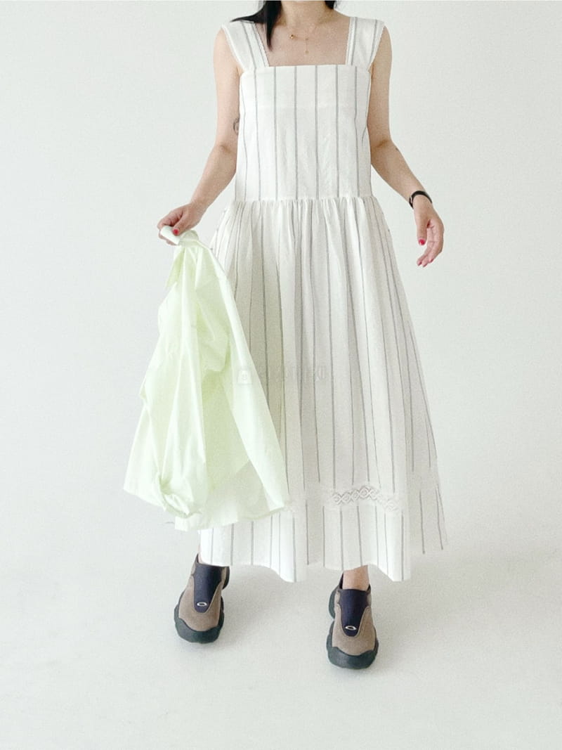 Oli Seoul - Korean Women Fashion - #momslook - Ivory Daisy One-piece - 10