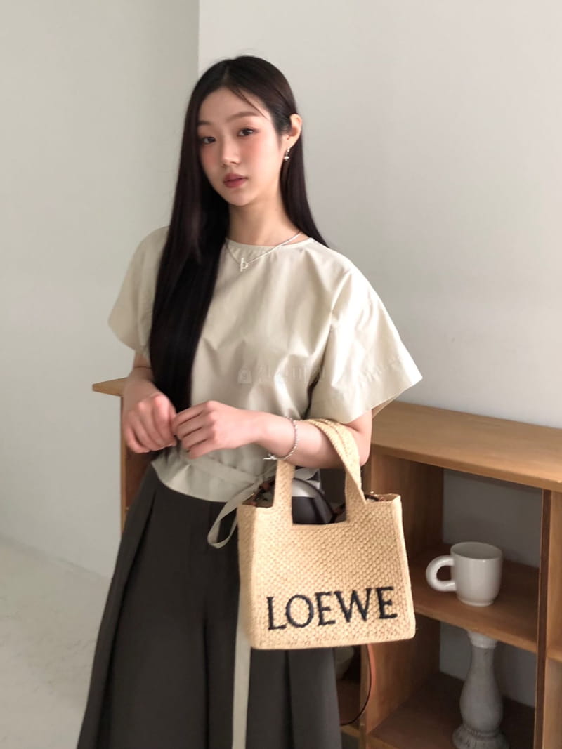 Your - Korean Women Fashion - #momslook - BB Round Short Sleeves Blouse - 10