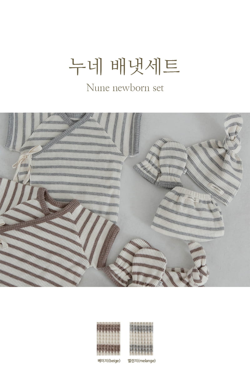 Peekaboo - Korean Baby Fashion - #babyfashion - Nune Benet Top Bottom Hat Hand Warmer Set