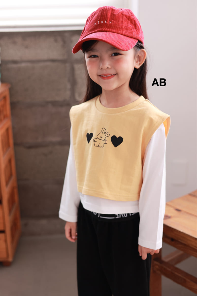 Ab - Korean Children Fashion - #Kfashion4kids - Heart Rabbit Vest - 11
