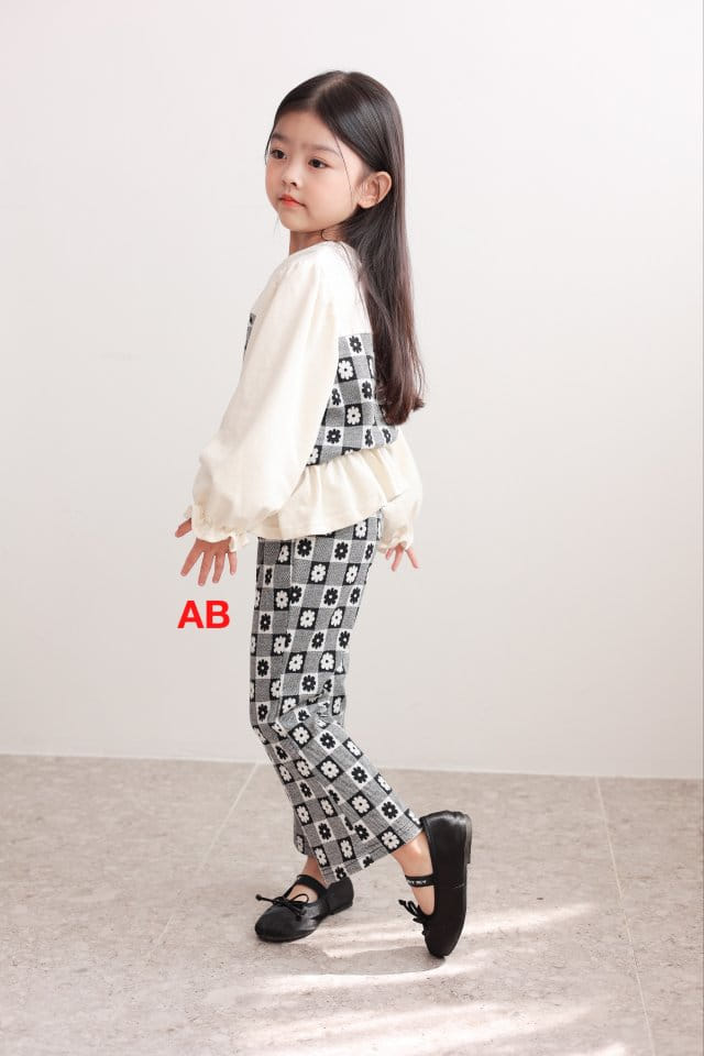 Ab - Korean Children Fashion - #stylishchildhood - Daisy Top Bottom Set - 12