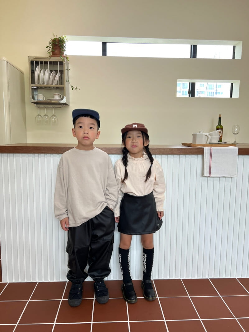 Fine-Studio - Korean Children Fashion - #kidsshorts - Leather Shorts - 11