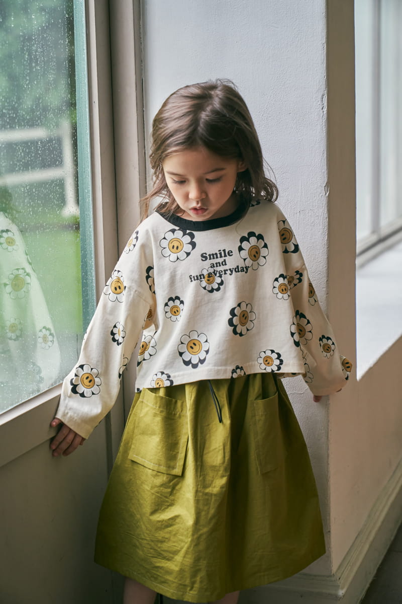 Green Tomato - Korean Children Fashion - #kidzfashiontrend - Flower Crop Tee