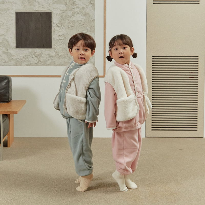 Here I Am - Korean Children Fashion - #childrensboutique - Kinder Bread Vest - 10