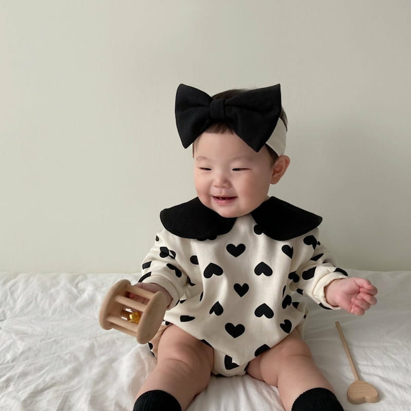 Moran - Korean Baby Fashion - #babyclothing - Heart Collar Bodysuit - 6