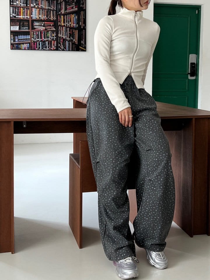 Bricklane - Korean Women Fashion - #momslook - Pig Flower Tug Pants - 8