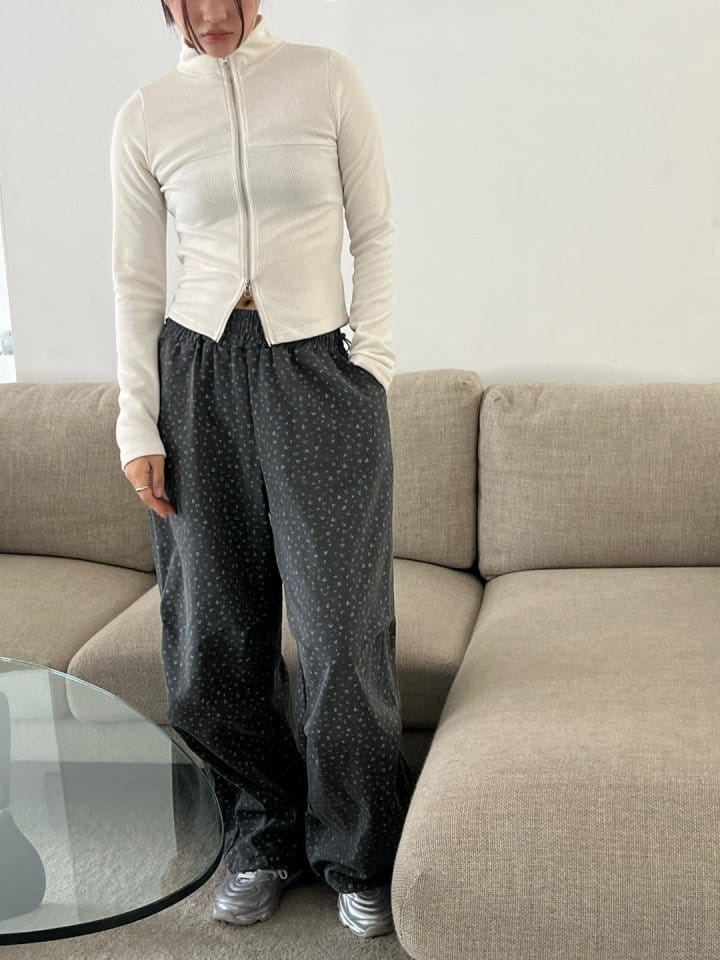Bricklane - Korean Women Fashion - #womensfashion - Pig Flower Tug Pants - 7