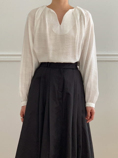 French Chic - Korean Women Fashion - #momslook - V Neck Shirring Blouse - 2