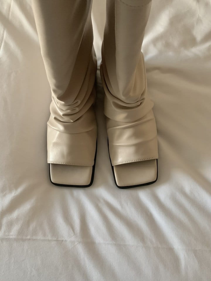 Golden Shoe - Korean Women Fashion - #womensfashion - 8114 Boots - 4