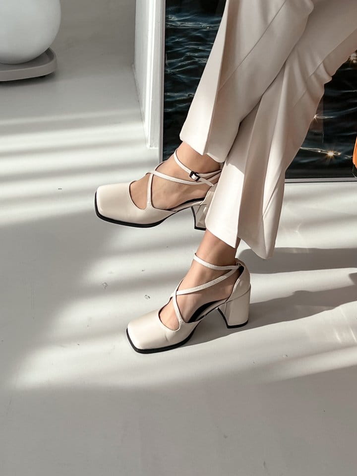 Golden Shoe - Korean Women Fashion - #womensfashion - 2313 Sandals