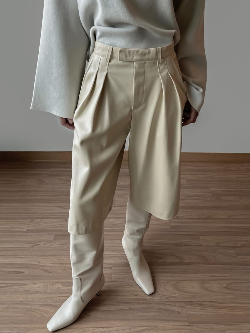 Paper Moon - Korean Women Fashion - #womensfashion - leather bermuda shorts - 2