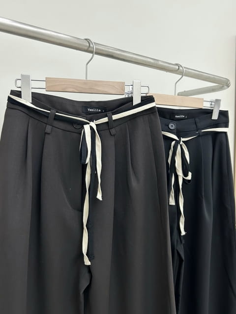Vanilla - Korean Women Fashion - #momslook - Strap Pants - 10