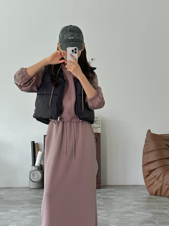 Another Plan - Korean Women Fashion - #momslook - Short Padding Vest - 2