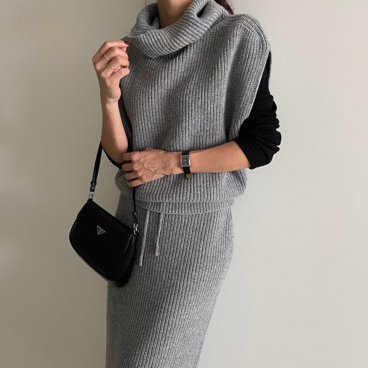 Ripple - Korean Women Fashion - #momslook - Celin Turtleneck Knit Tee - 4