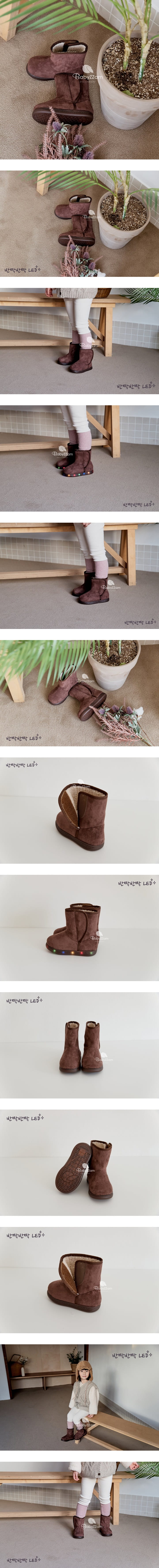 Babyzzam - Korean Children Fashion - #magicofchildhood - Y846 LED Pooh Boots