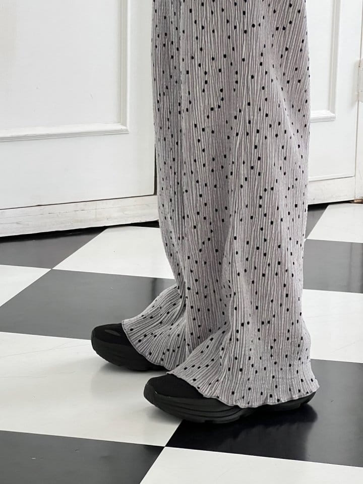 Bricklane - Korean Women Fashion - #womensfashion - Dot Pleats Pants - 4