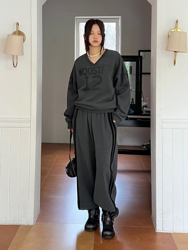 Bricklane - Korean Women Fashion - #thatsdarling - Wooster V Sweatshirt - 2