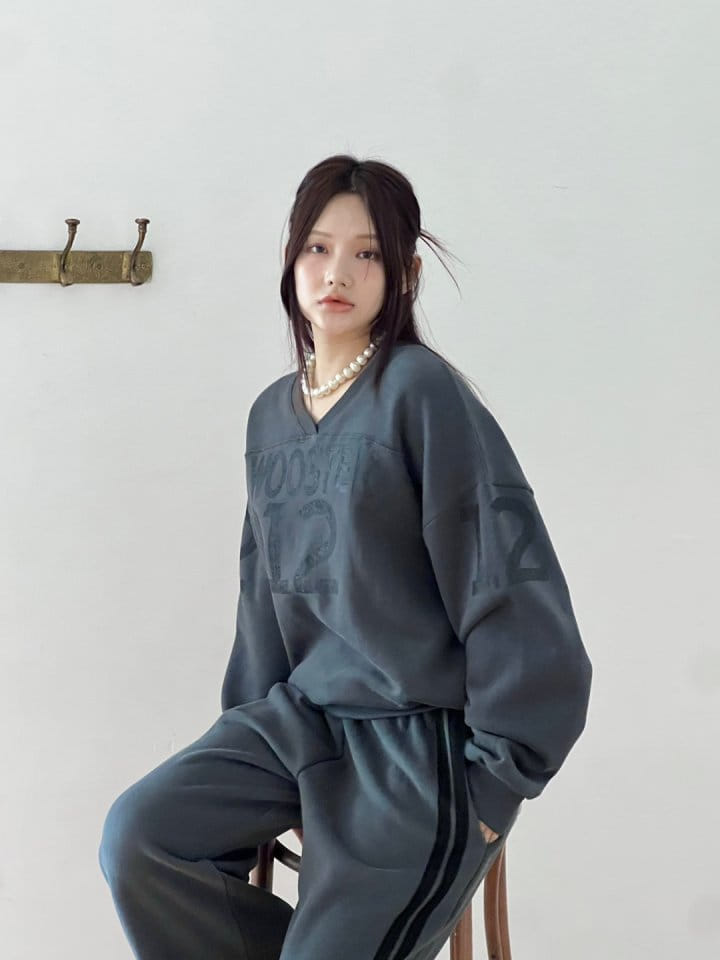 Bricklane - Korean Women Fashion - #thelittlethings - Wooster V Sweatshirt - 3