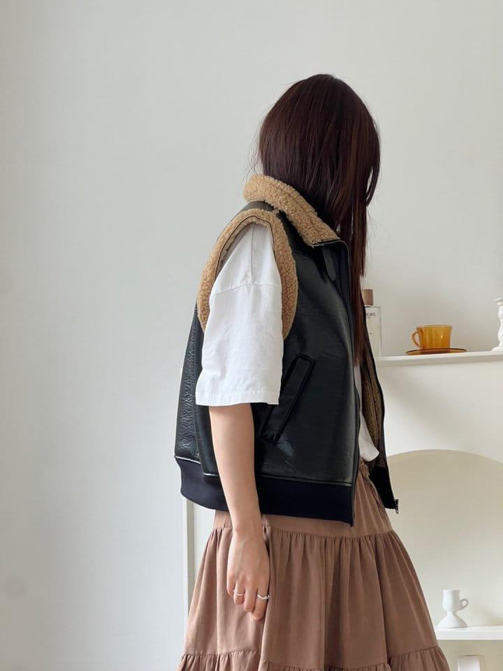 Bricklane - Korean Women Fashion - #vintagekidsstyle - Musthang Vest - 6
