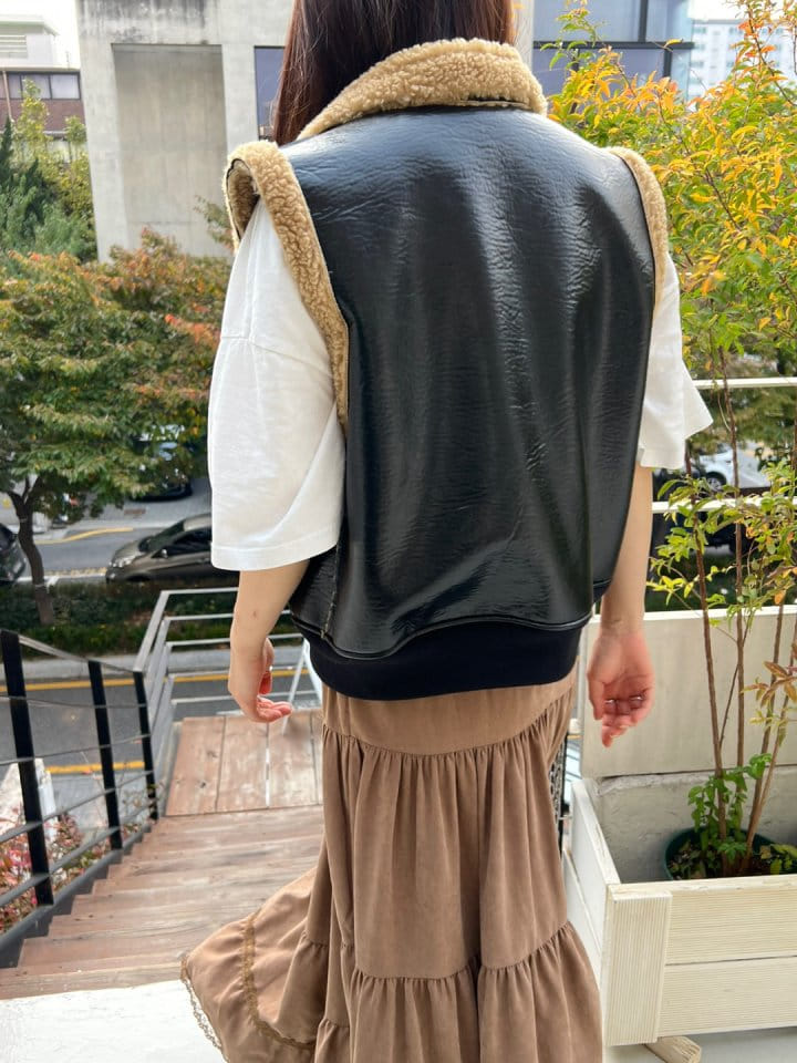 Bricklane - Korean Women Fashion - #momslook - Musthang Vest - 4