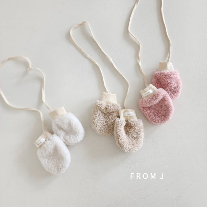 From J - Korean Baby Fashion - #babyboutiqueclothing - Fluffy Gloves