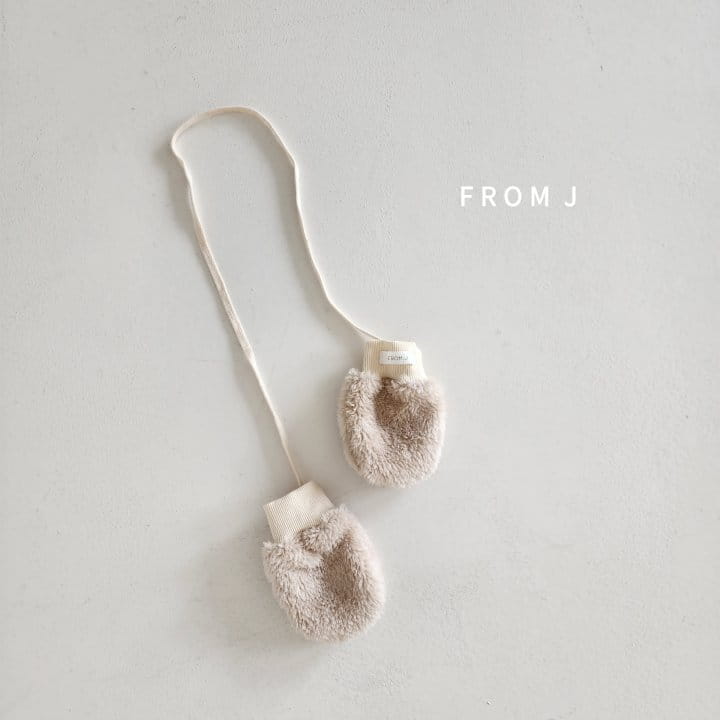 From J - Korean Baby Fashion - #babyfashion - Fluffy Gloves - 4