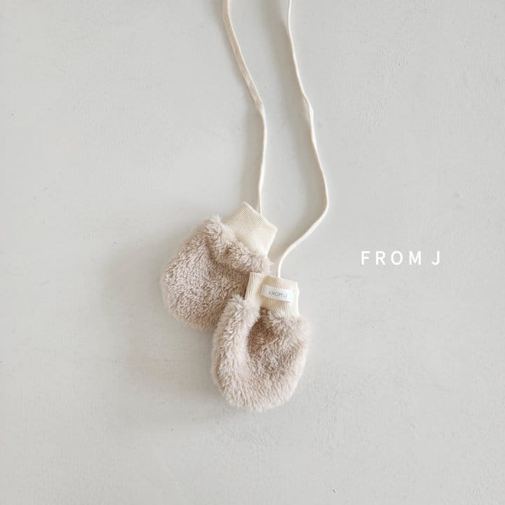 From J - Korean Baby Fashion - #babygirlfashion - Fluffy Gloves - 5