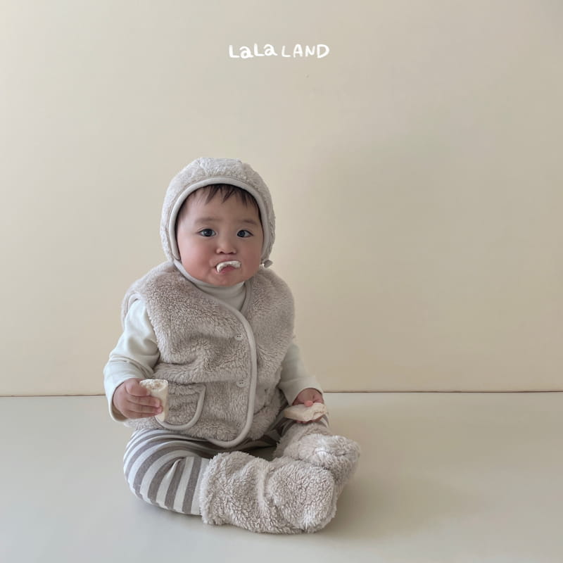 Lalaland - Korean Baby Fashion - #babyboutiqueclothing - Bebe Fluffy Button Bonnet - 12
