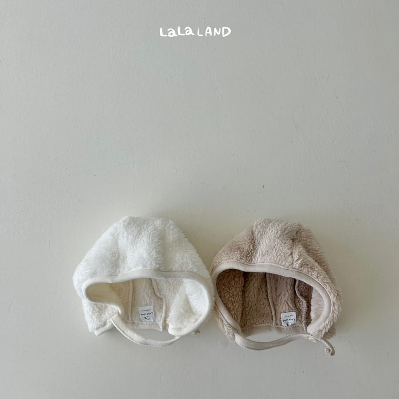 Lalaland - Korean Baby Fashion - #babygirlfashion - Bebe Fluffy Button Bonnet