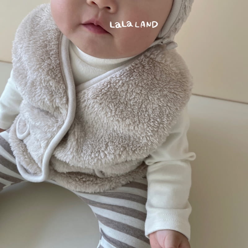 Lalaland - Korean Baby Fashion - #onlinebabyboutique - Bebe Fluffy Vest - 7