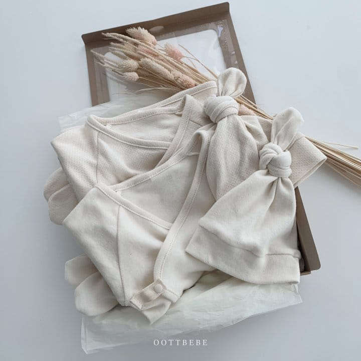 Oott Bebe - Korean Baby Fashion - #babyboutique - Organic Baby Baenaejeogori Bonnet Set