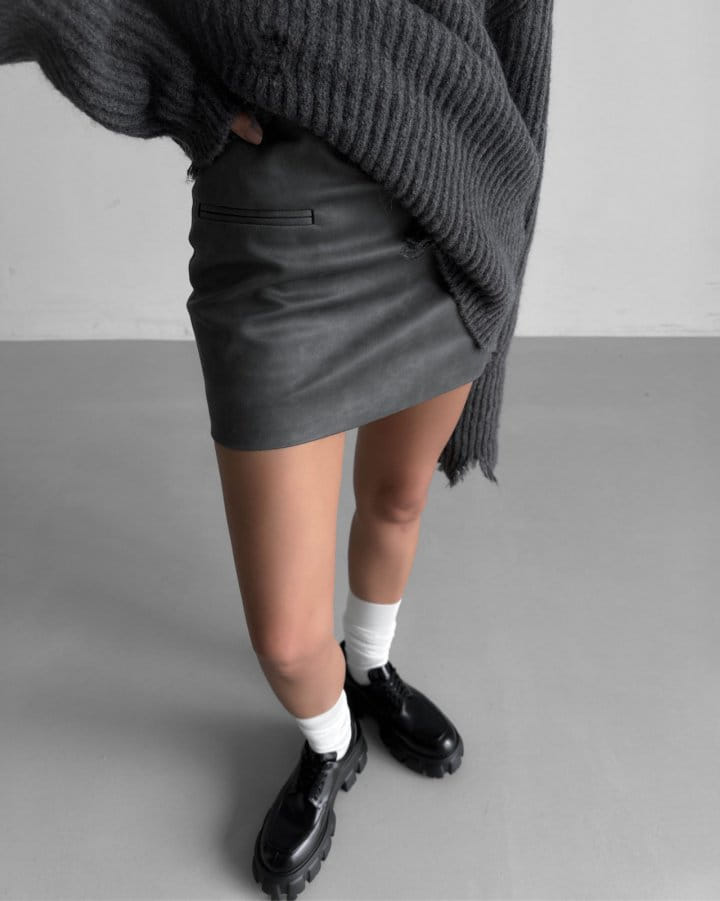 Paper Moon - Korean Women Fashion - #momslook - pocket detail suede mini skirt - 2