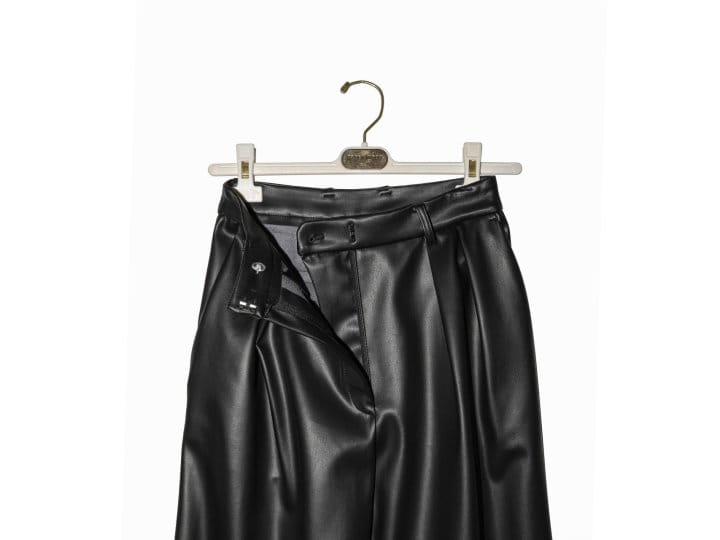 Paper Moon - Korean Women Fashion - #momslook - leather low waisted double pleats wide trousers - 10