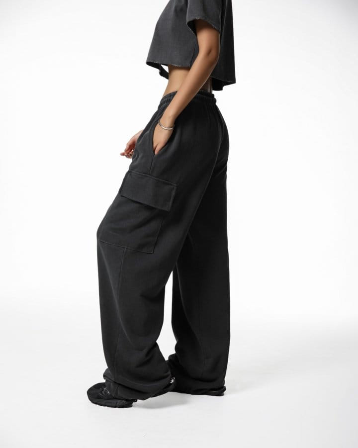 Paper Moon - Korean Women Fashion - #thelittlethings - pigment pocket detail cargo sweat pants 