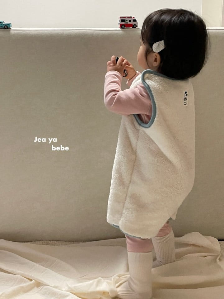 Jeaya & Mymi - Korean Baby Fashion - #babyoninstagram - BeBe Sleepwear Vest