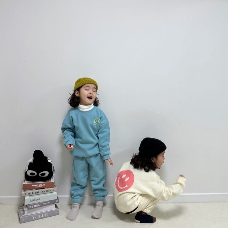 Little Rabbit - Korean Children Fashion - #Kfashion4kids - Fleece Smile Top Bottom Set - 2