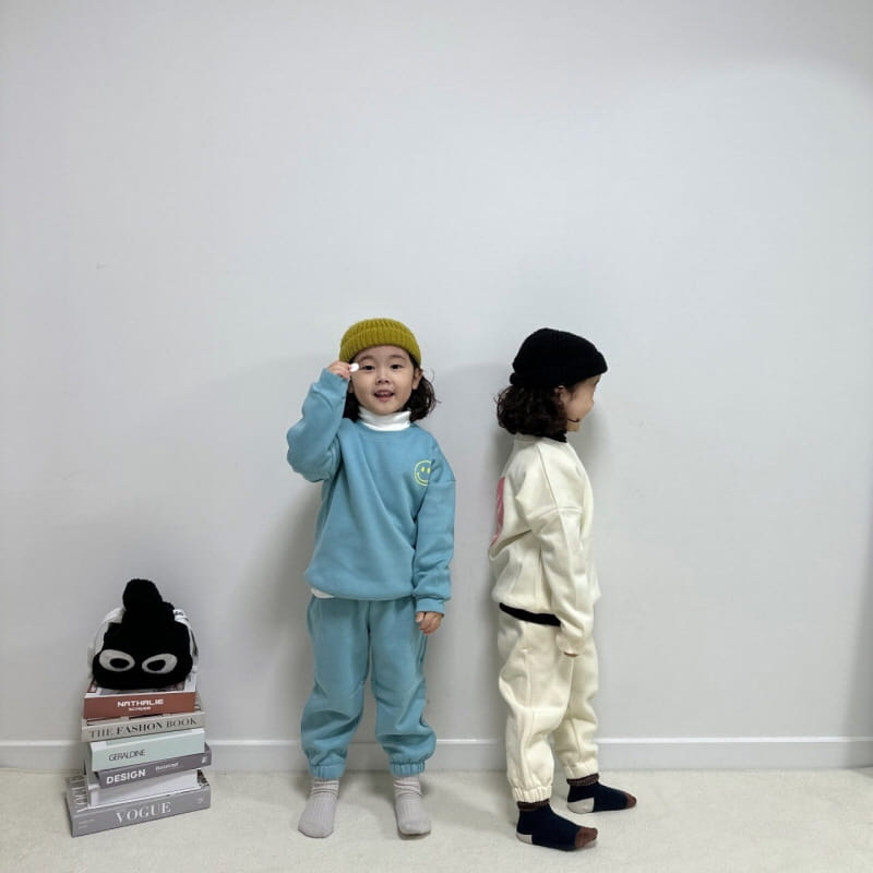 Little Rabbit - Korean Children Fashion - #littlefashionista - Fleece Smile Top Bottom Set - 3