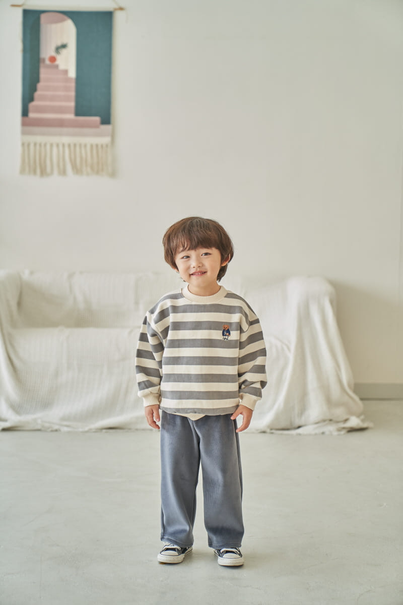 Pepper Mint - Korean Children Fashion - #childrensboutique - ST P Bear Embroider Sweatshirt