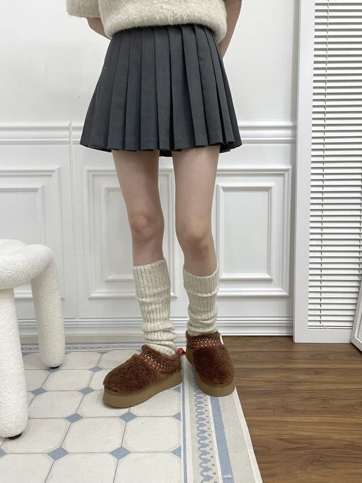 Ssangpa - Korean Women Fashion - #momslook - BU 3028 Real Fleece  Slipper & Sandals - 4