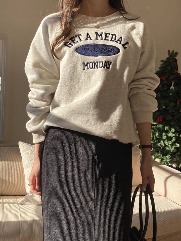 Tahiti - Korean Women Fashion - #momslook - Monday Embroider Sweatshirt - 10