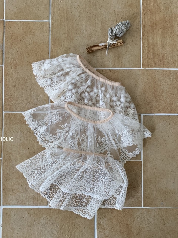 Band Lace Skirt