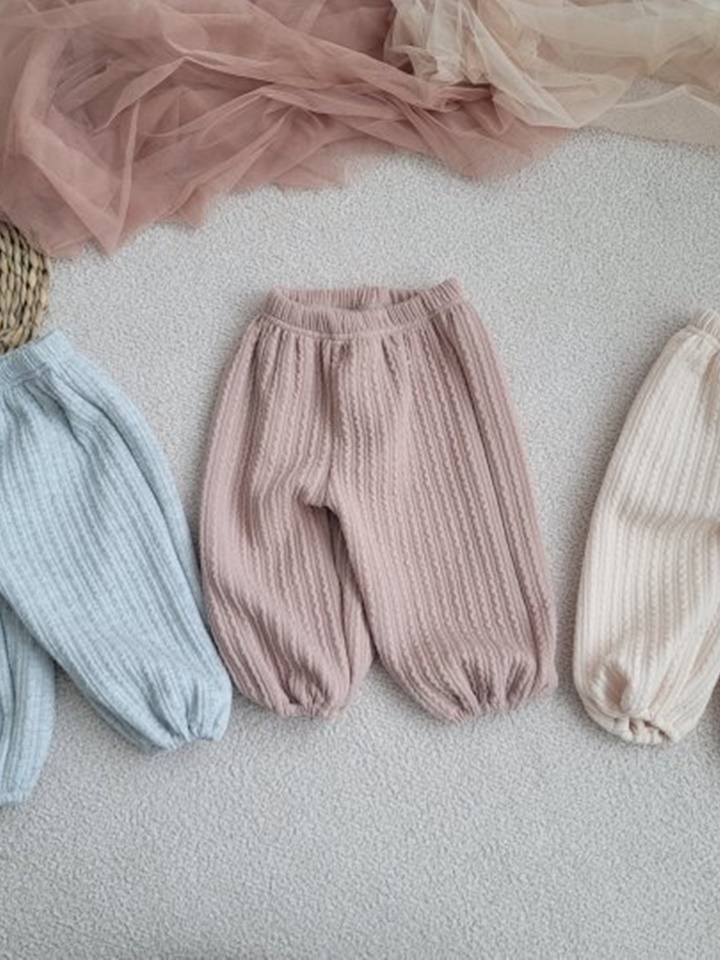 Kint Gojaengi Pants