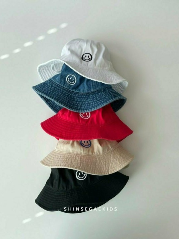 Smile String Bucket Hat