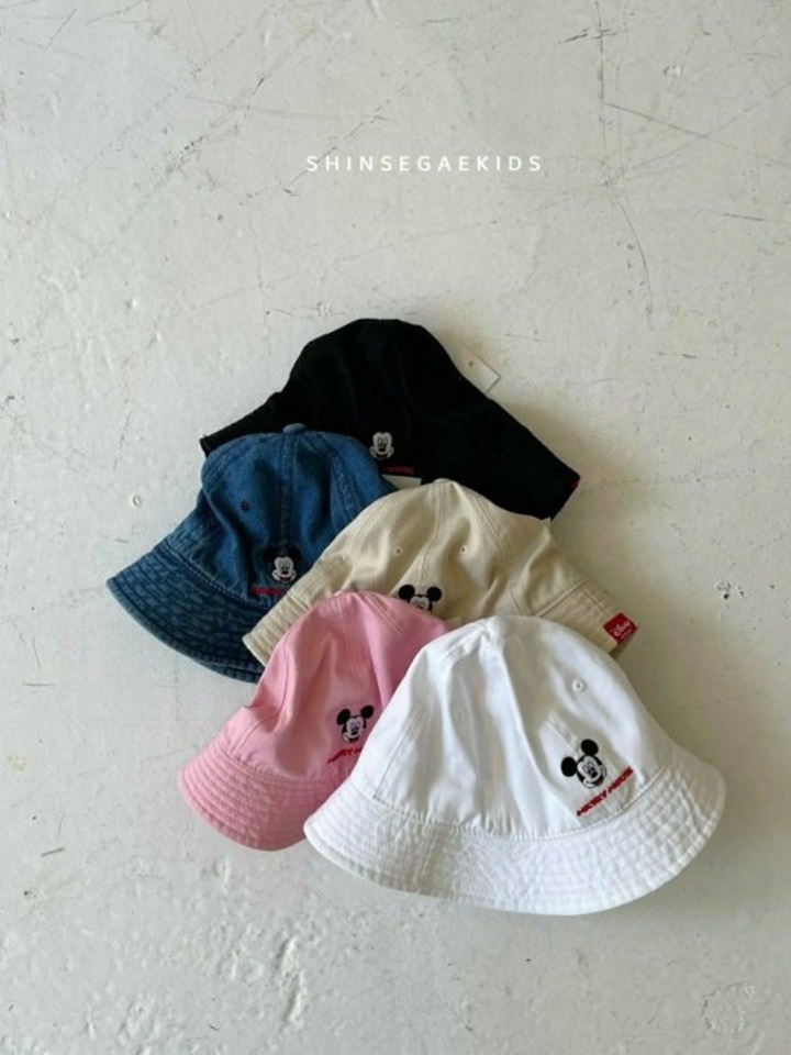 M Bucket Hat