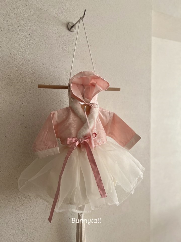 Hanbok Yeon Hwa Girl Bebe Top Bottom Set Hanbok Yeon Hwa Girl Bebe Top Bottom Set